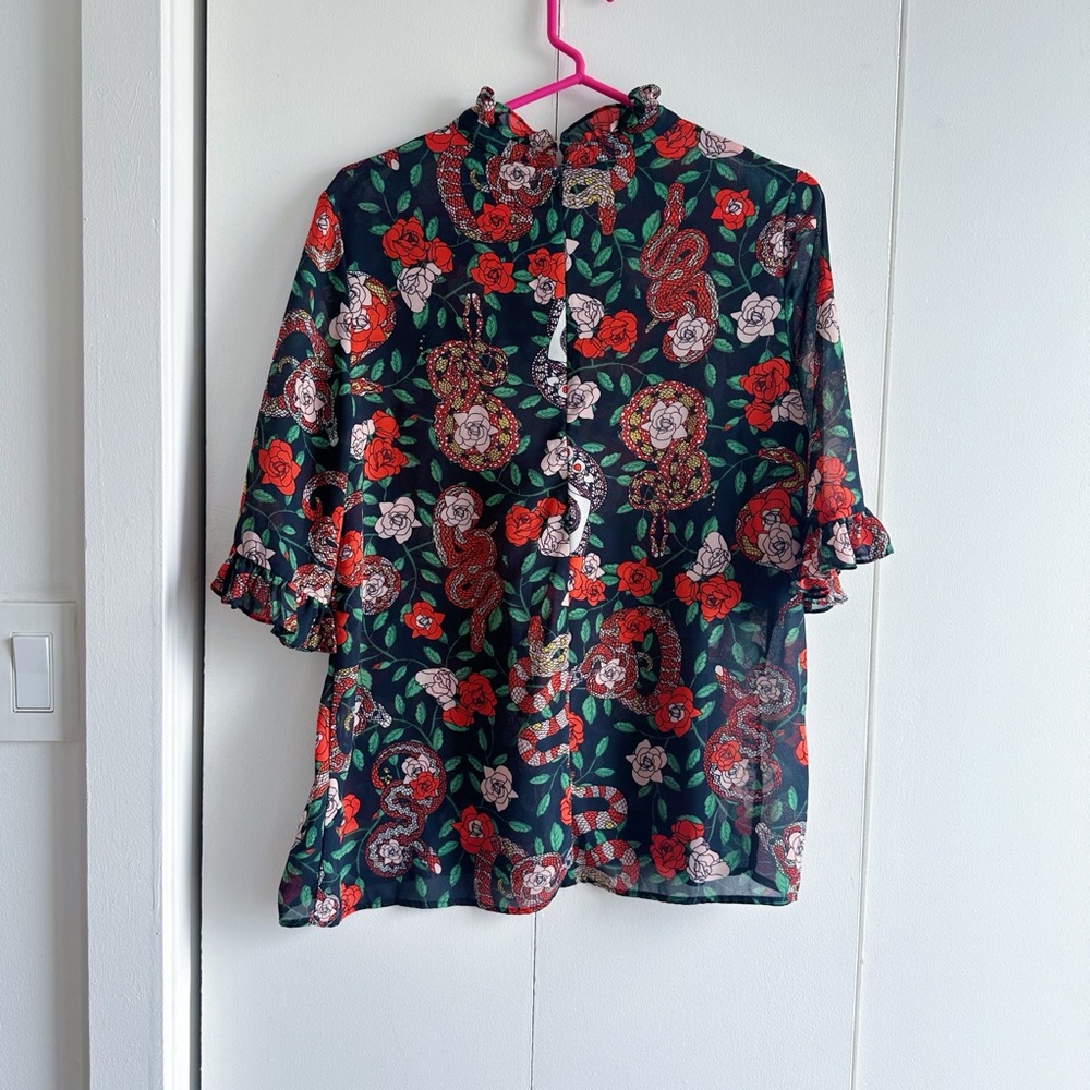 MONKI | Floral Patterned Blouse with Ruffle Sleeves
